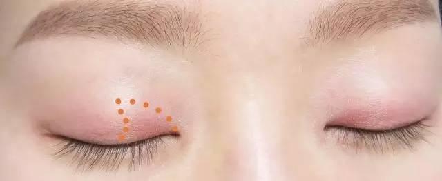 把眼線畫(huà)成這樣，你才知道自己有多漂亮！