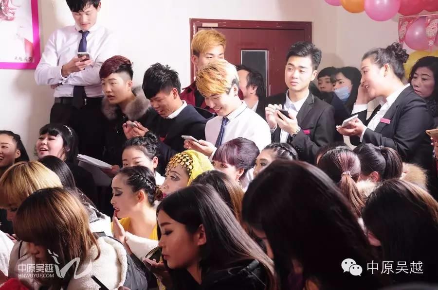 吳越學(xué)校2015年度圣誕晚會(huì)圓滿閉幕