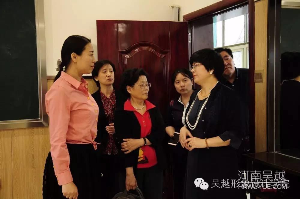 中國(guó)婦女發(fā)展基金會(huì)領(lǐng)導(dǎo)到吳越學(xué)校調(diào)研