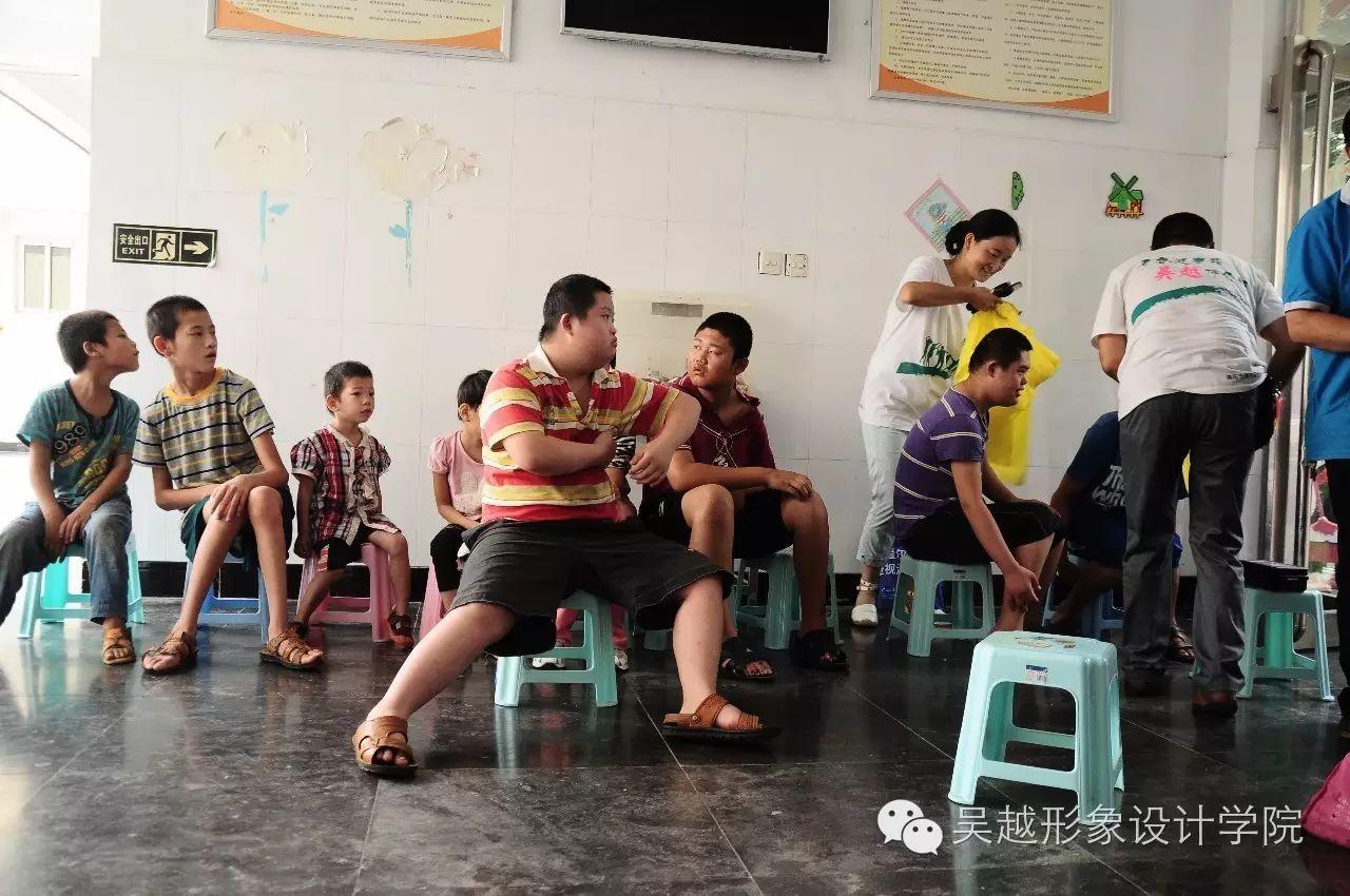 愛心中秋節(jié) 情暖福利院