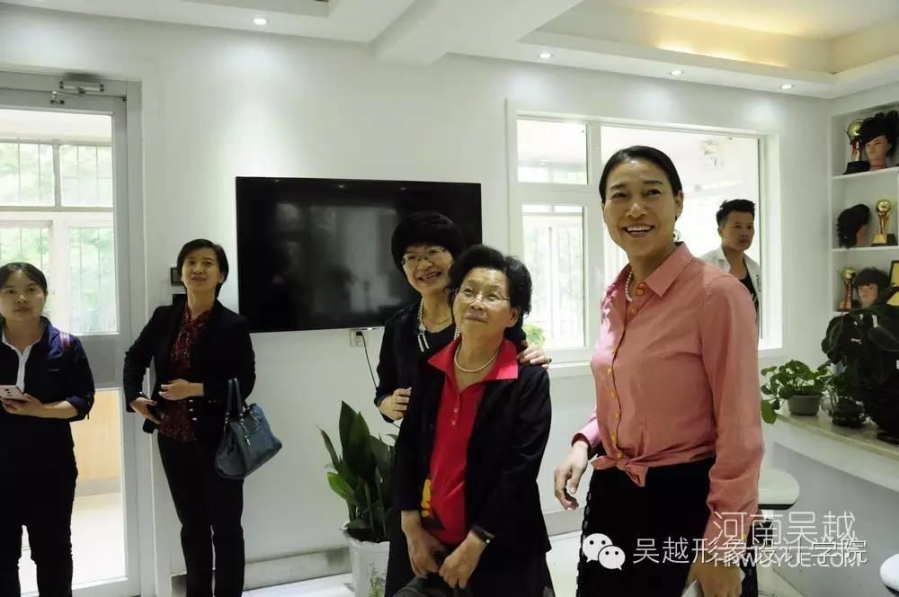 中國(guó)婦女發(fā)展基金會(huì)領(lǐng)導(dǎo)到吳越學(xué)校調(diào)研