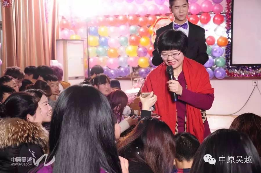 吳越學(xué)校2015年度圣誕晚會(huì)圓滿閉幕