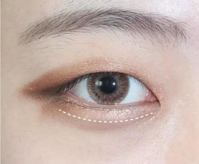 把眼線畫(huà)成這樣，你才知道自己有多漂亮！