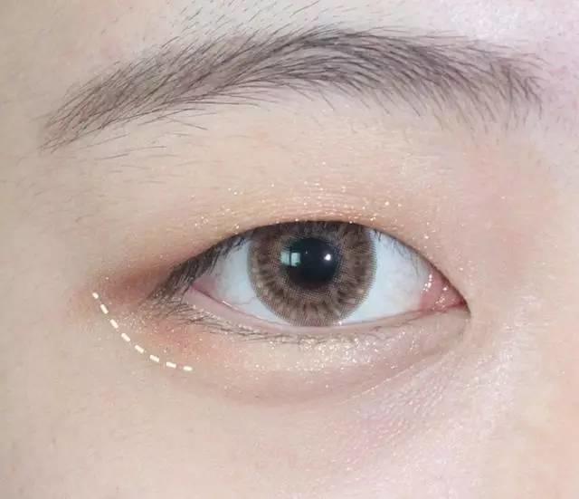 把眼線畫(huà)成這樣，你才知道自己有多漂亮！