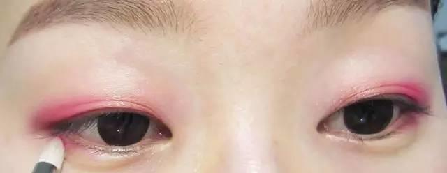 把眼線畫(huà)成這樣，你才知道自己有多漂亮！