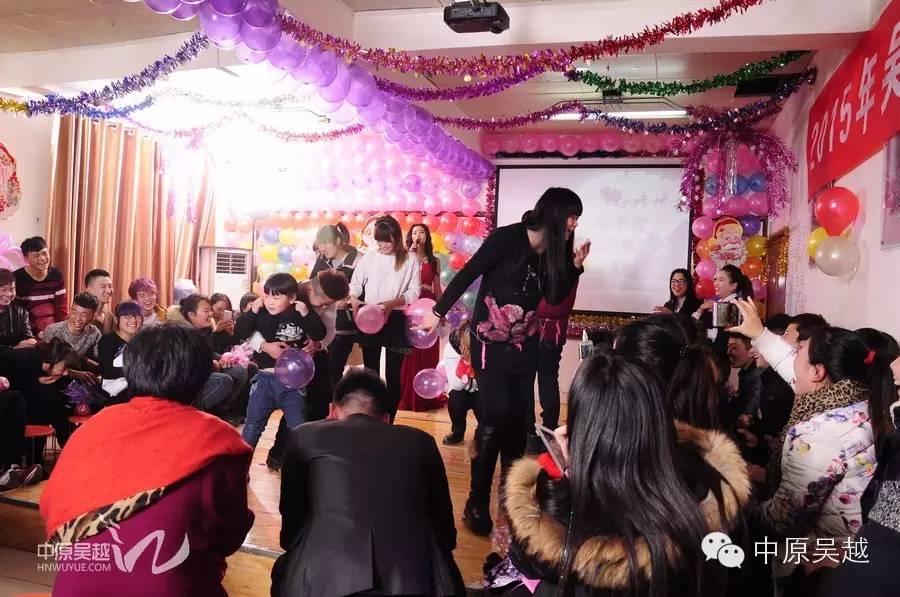 吳越學(xué)校2015年度圣誕晚會(huì)圓滿閉幕