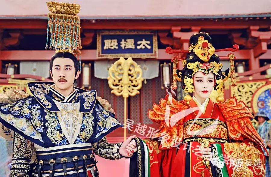 想做明星的私人造型師嗎？吳越高端影視課程招生了，不要錯(cuò)過(guò)與明星零距離接觸的機(jī)會(huì)！