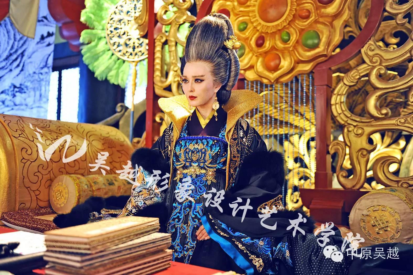 想做明星的私人造型師嗎？吳越高端影視課程招生了，不要錯(cuò)過(guò)與明星零距離接觸的機(jī)會(huì)！