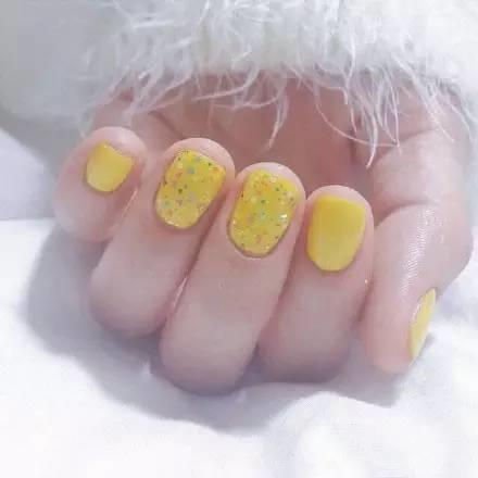 【美甲培訓(xùn)】多變的美甲控 讓你的指間不boring