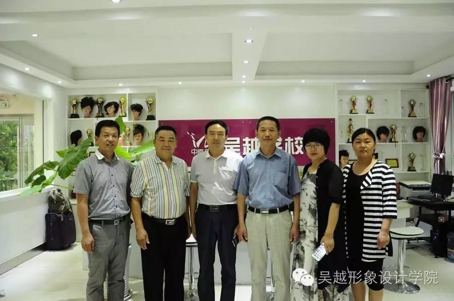 民政局李子春副局長和退伍安置辦盧林英科長來我校調(diào)研工作