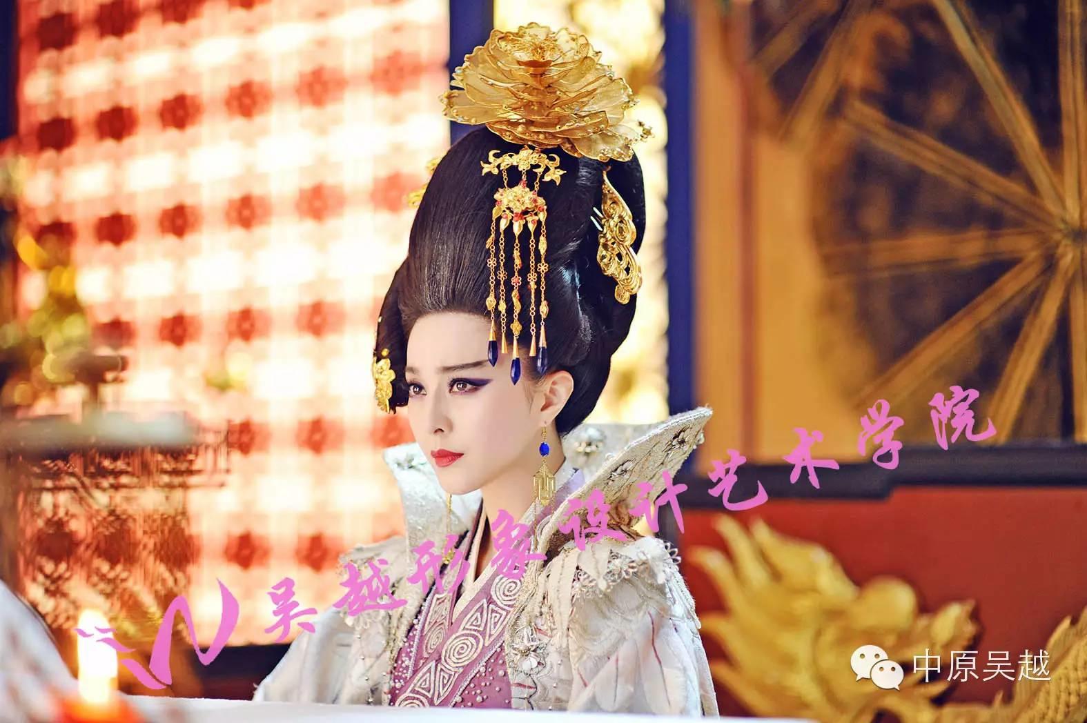 想做明星的私人造型師嗎？吳越高端影視課程招生了，不要錯(cuò)過(guò)與明星零距離接觸的機(jī)會(huì)！