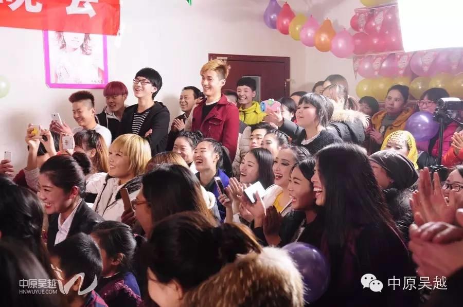 吳越學(xué)校2015年度圣誕晚會(huì)圓滿閉幕