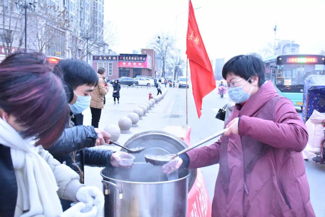 吳越學(xué)校祝您元旦快樂！